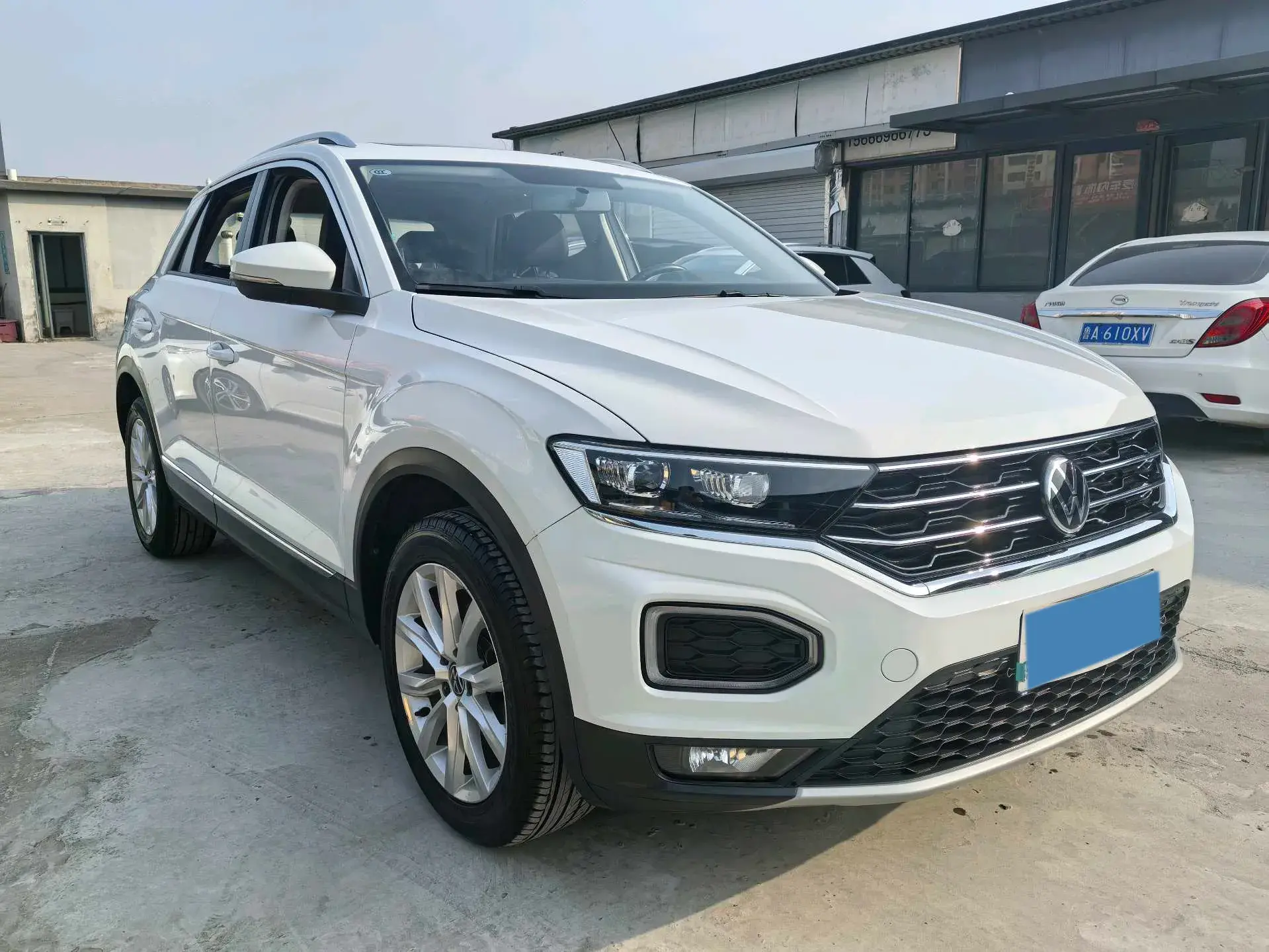 2022 VOLKSWAGEN T-ROC thumbnail 3