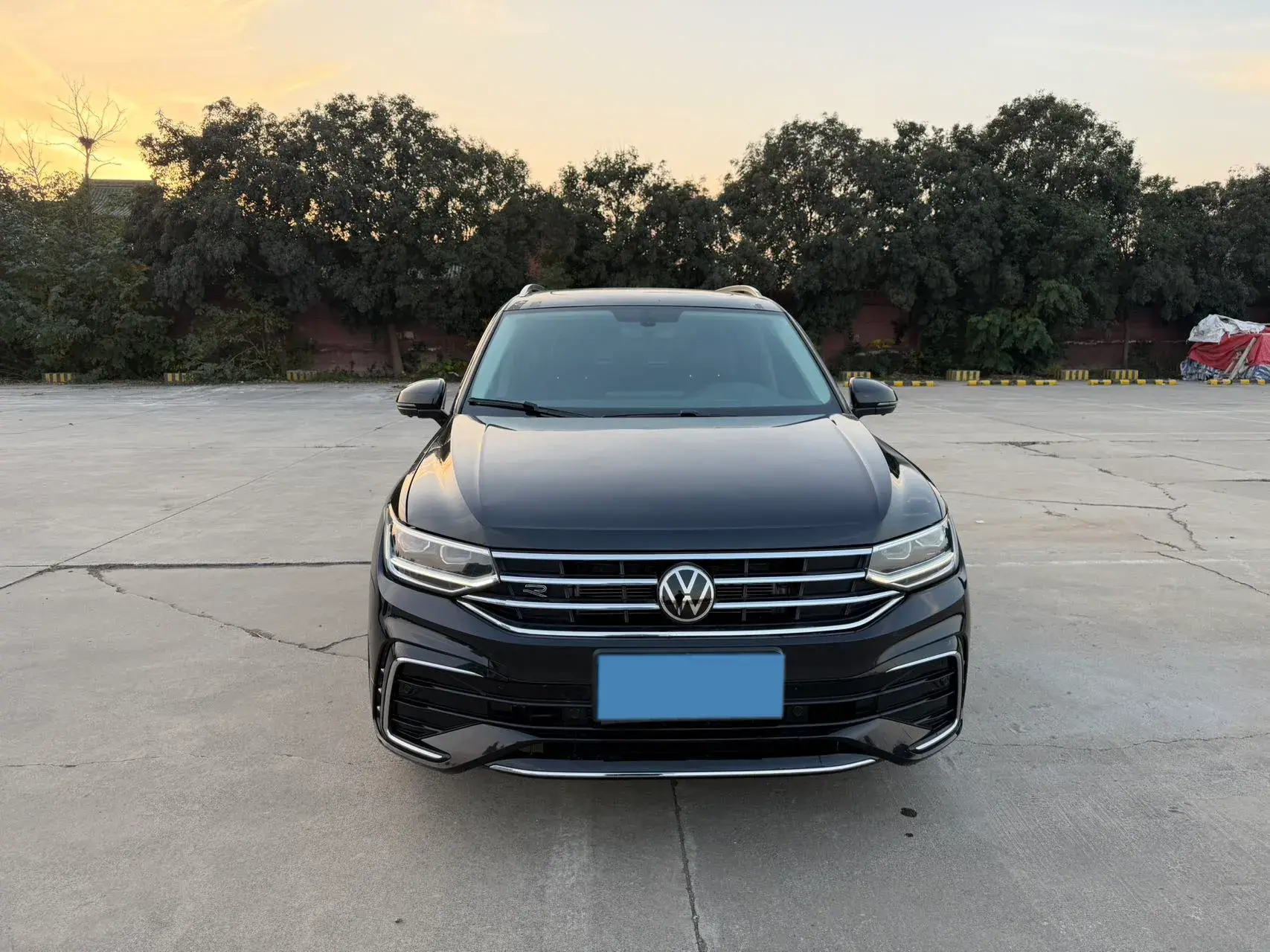 2024 VOLKSWAGEN TIGUAN thumbnail 2