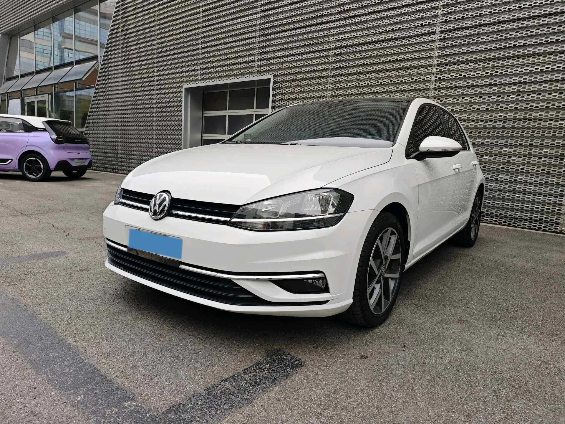 2020 VOLKSWAGEN GOLF view 1