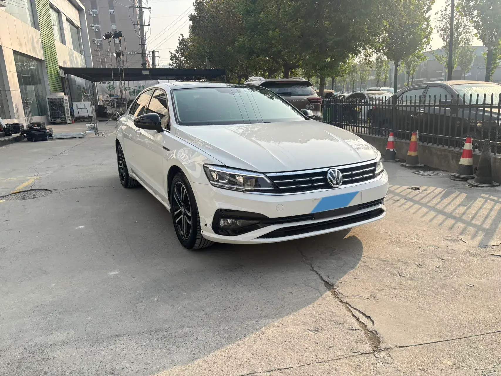 2021 VOLKSWAGEN LAMANDO thumbnail 3