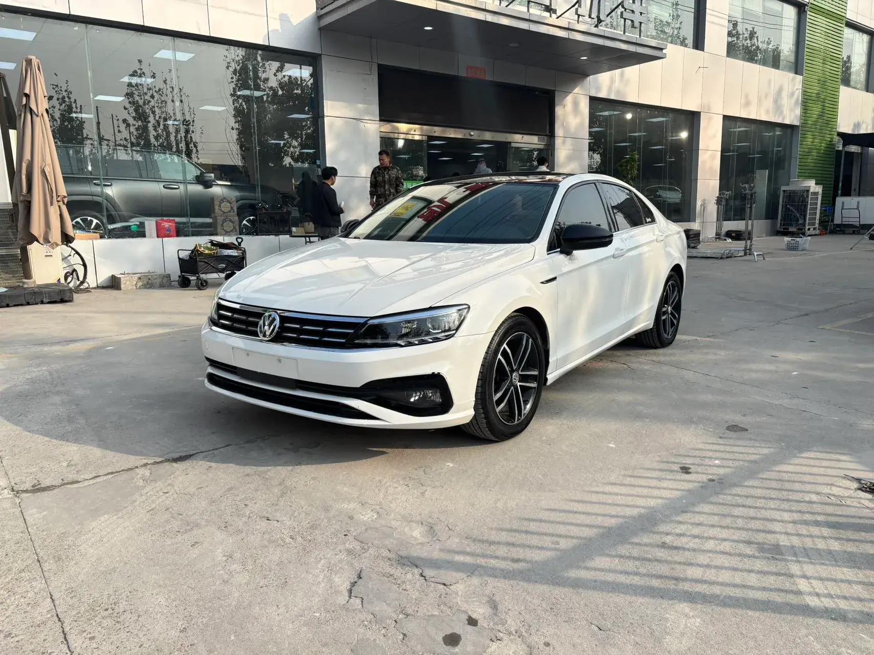 2021 VOLKSWAGEN LAMANDO view 1