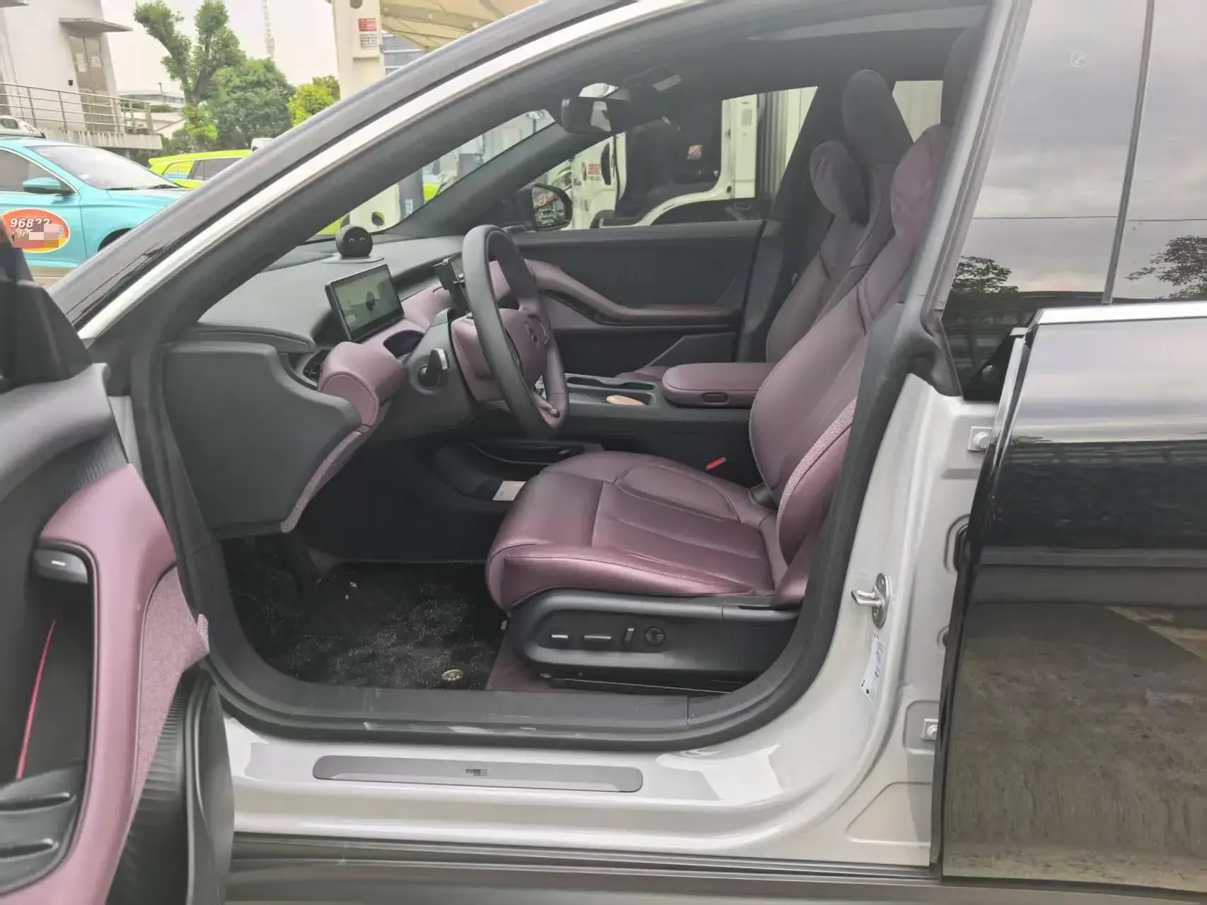 2024 NIO ET5 thumbnail 4