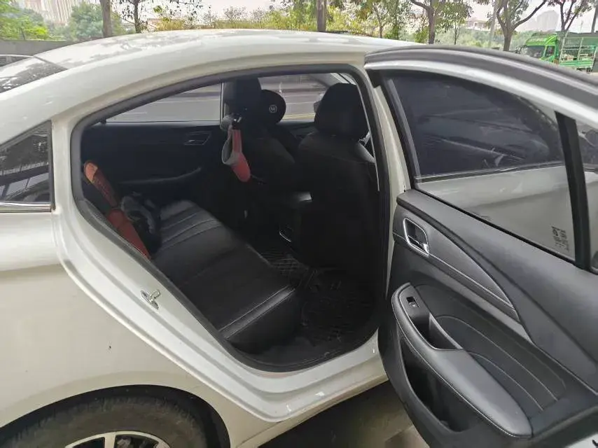 2020 ROEWE I5 thumbnail 4