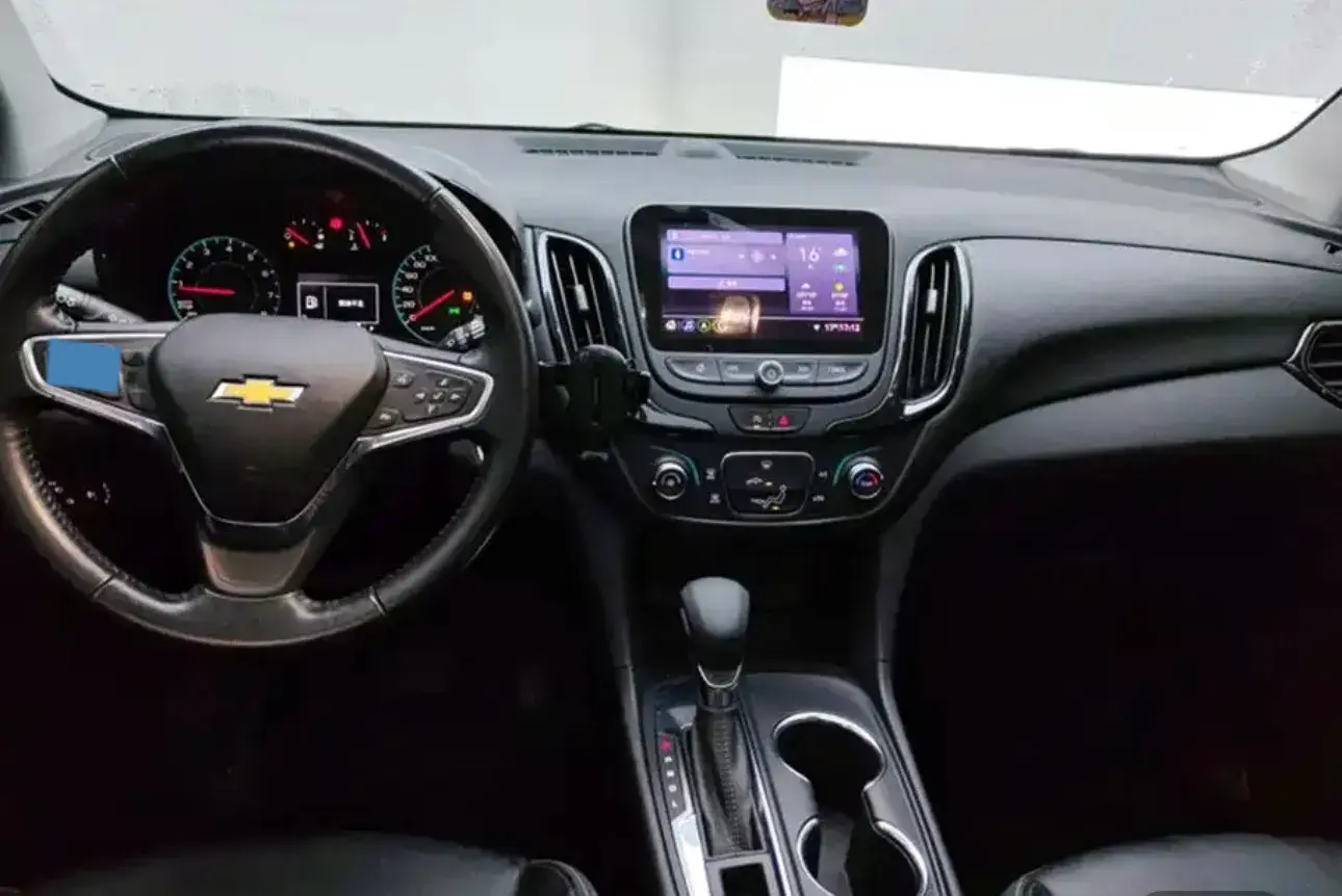 2022 CHEVROLET EQUINOX thumbnail 4