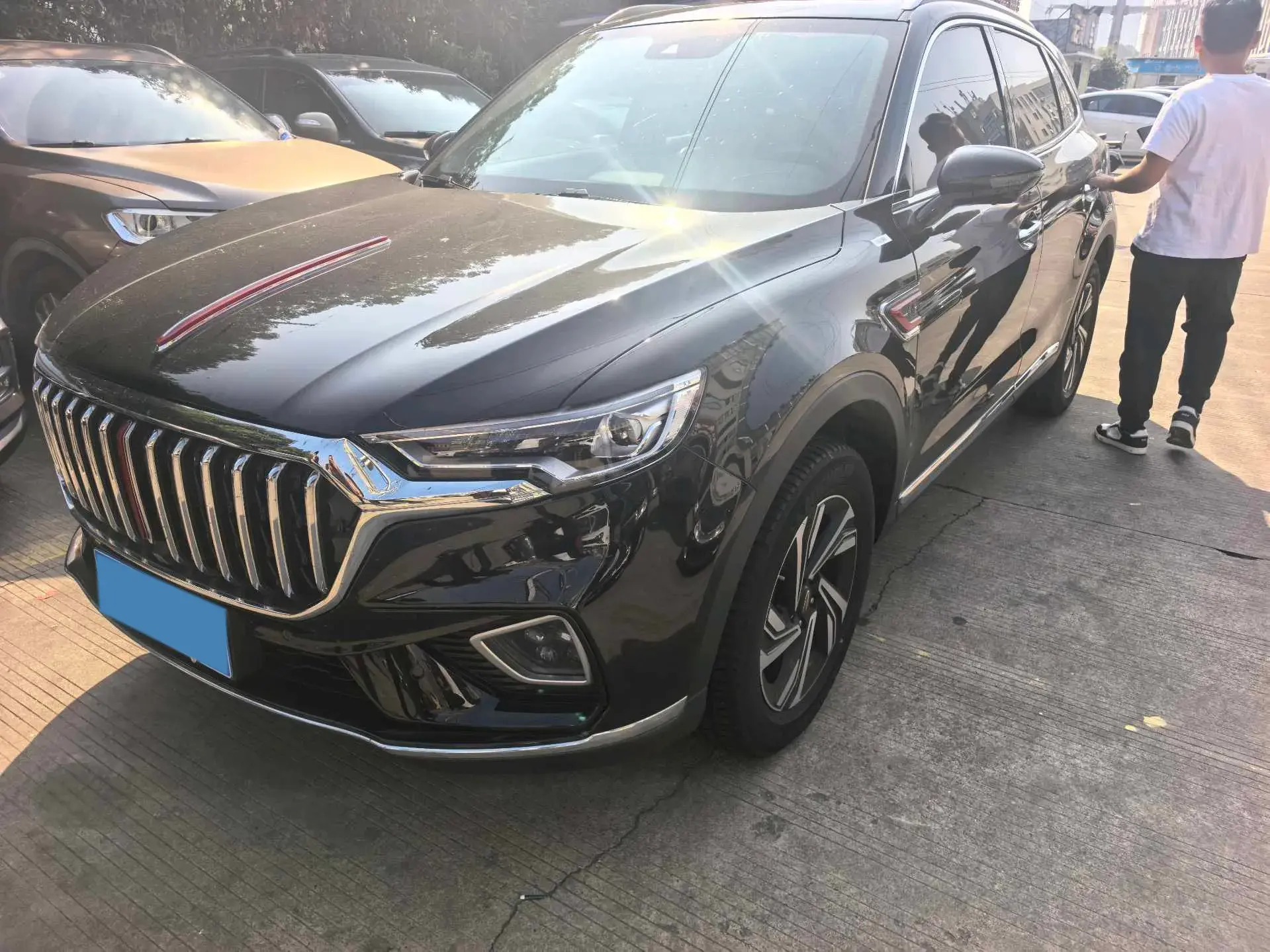 2022 HONGQI HS5 view 1