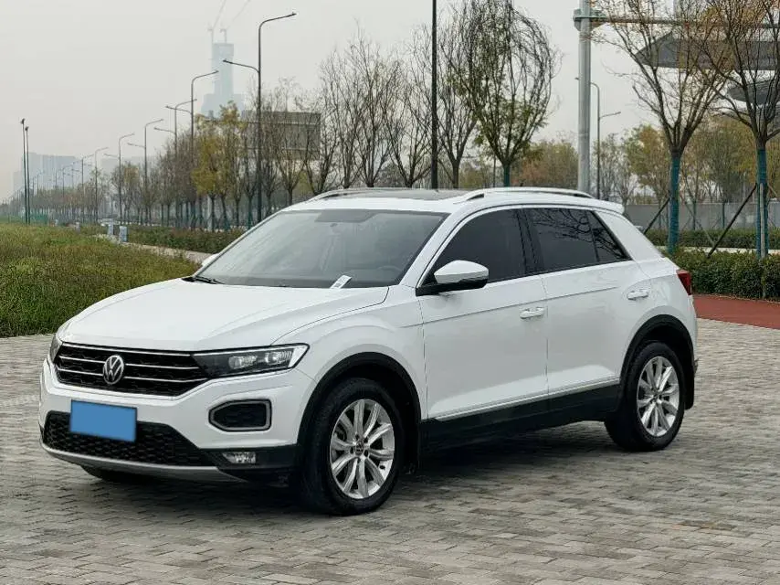 2021 VOLKSWAGEN T-ROC view 1