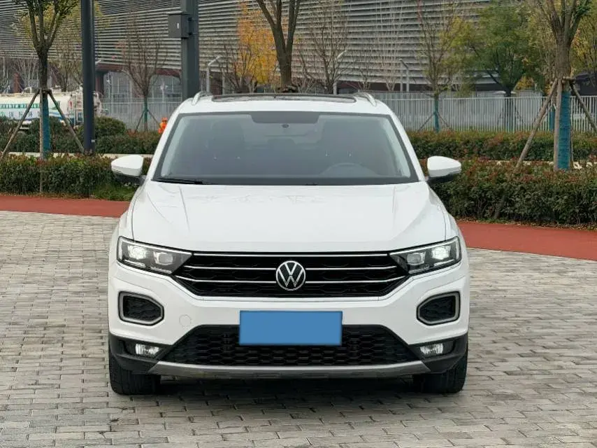 2021 VOLKSWAGEN T-ROC thumbnail 2