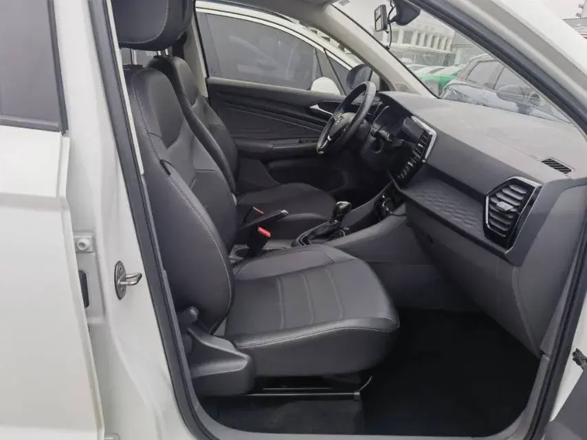 2019 JETTA VS5 thumbnail 4