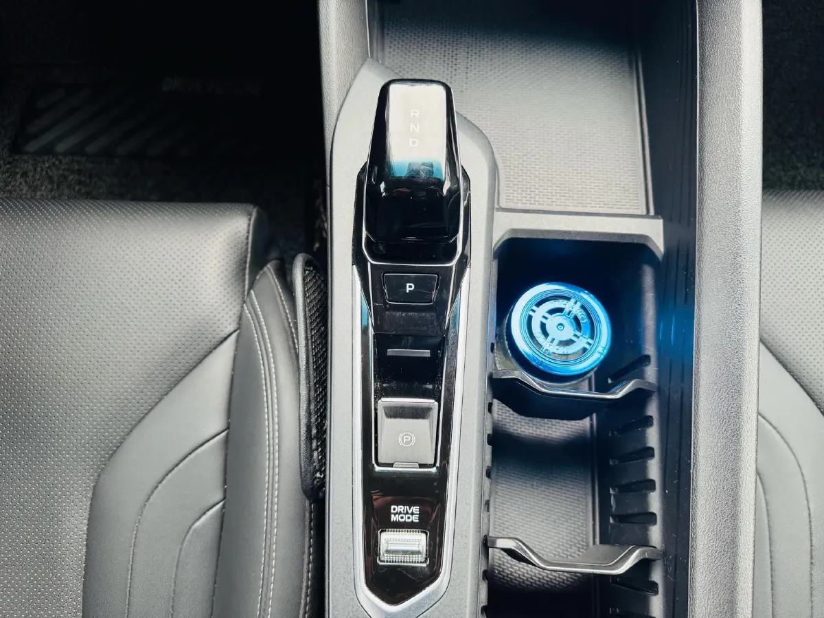 2022 Geely Binray 1.5T 181HP L4 7DCT,autocango,china used car exporter,china ev exporter,chinese used car exporter,chinese used ev exporter