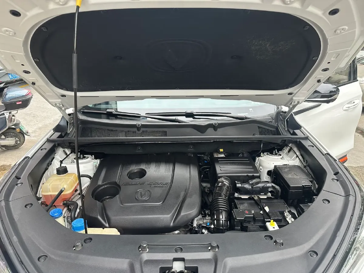 2021 ChangAn CS75 Plus 2.0T 233HP L4 8AT,autocango,china used car exporter,china ev exporter,chinese used car exporter,chinese used ev exporter