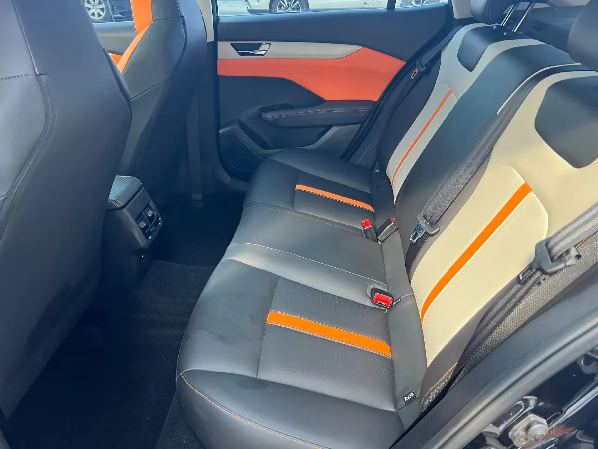 2023 DongFeng Aeolus YiXuan 1.5L 125HP L4 6DCT,autocango,china used car exporter,china ev exporter,chinese used car exporter,chinese used ev exporter