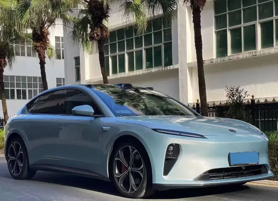 2022 NIO ET5 thumbnail 4