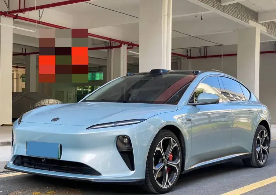 2022 NIO ET5 view 1