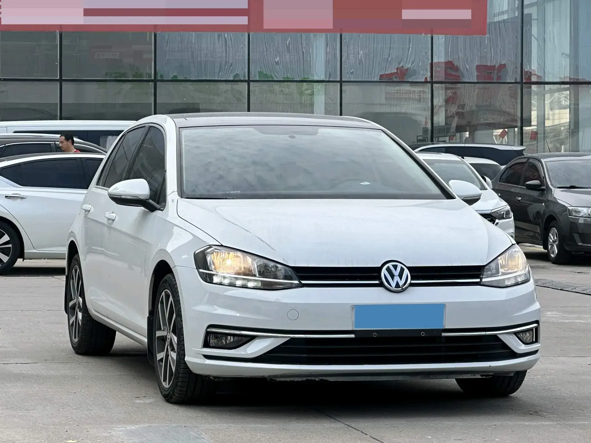 2020 VOLKSWAGEN GOLF thumbnail 3