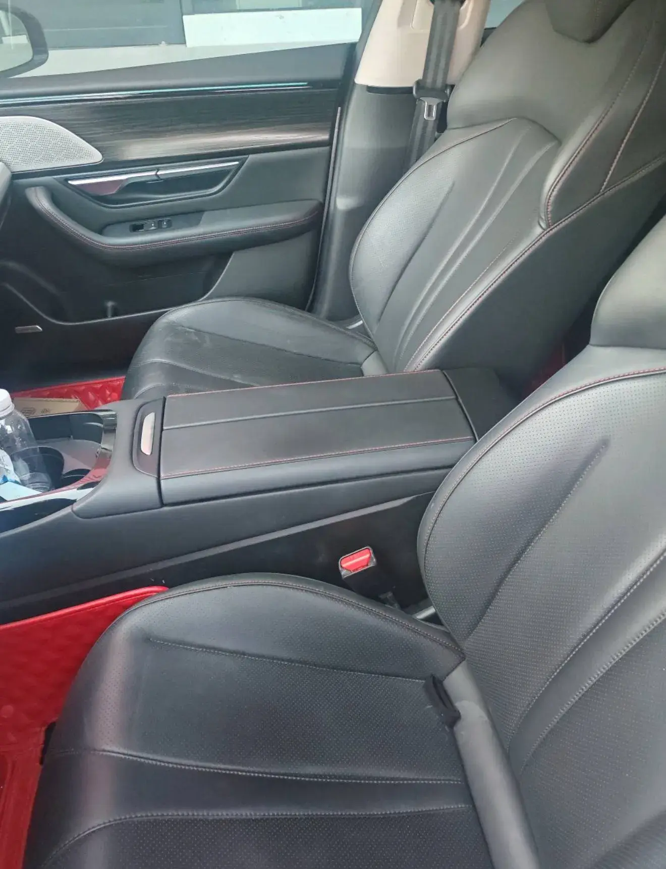 2022 XPENG P7 thumbnail 4