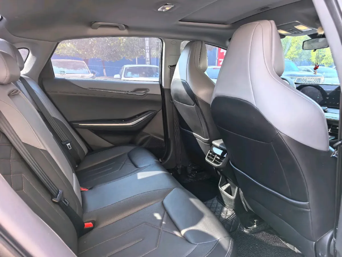 2023 ChangAn Raeton Plus 1.5T 188HP L4 7DCT,autocango,china used car exporter,china ev exporter,chinese used car exporter,chinese used ev exporter