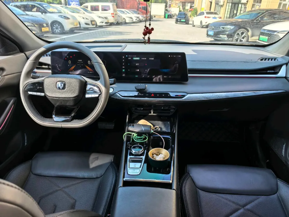 2023 ChangAn Raeton Plus 1.5T 188HP L4 7DCT,autocango,china used car exporter,china ev exporter,chinese used car exporter,chinese used ev exporter