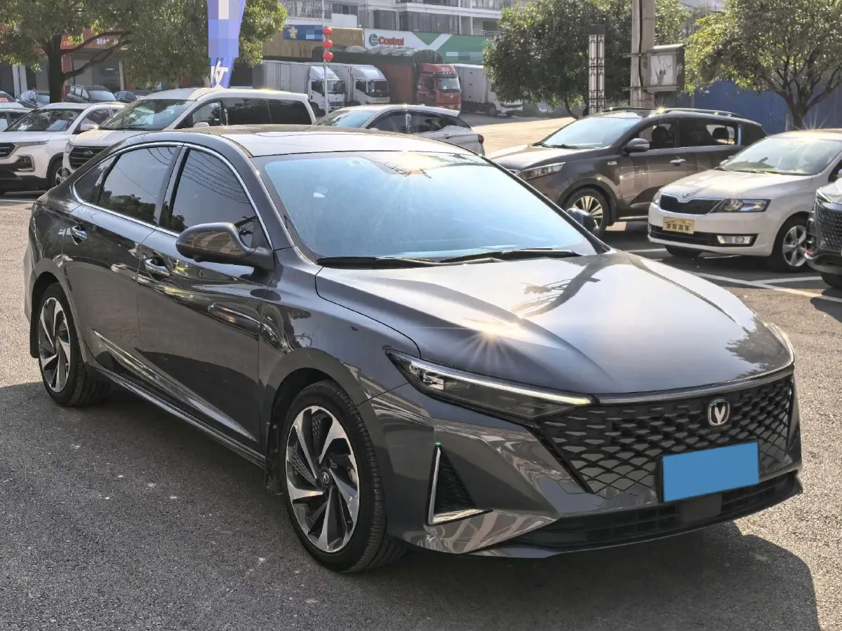 2023 ChangAn Raeton Plus 1.5T 188HP L4 7DCT,autocango,china used car exporter,china ev exporter,chinese used car exporter,chinese used ev exporter