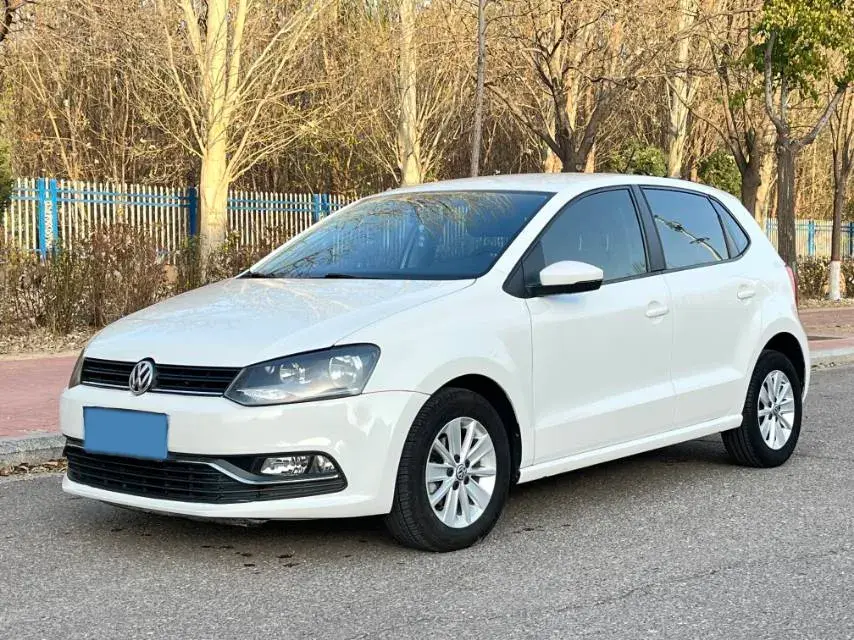 2018 VOLKSWAGEN POLO view 1