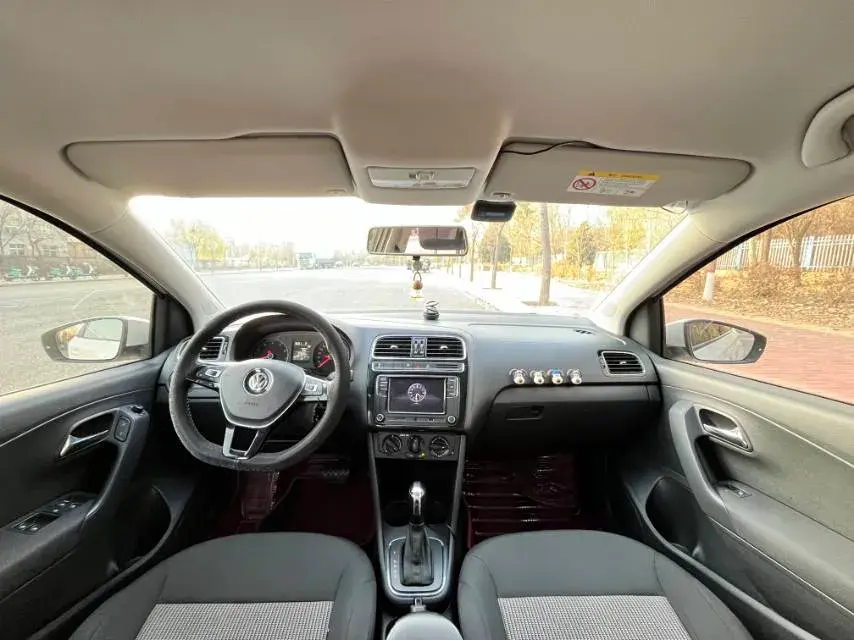 2018 VOLKSWAGEN POLO thumbnail 4