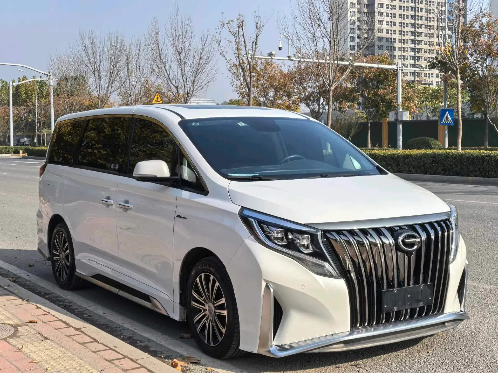 2021 GAC TRUMPCHI thumbnail 3