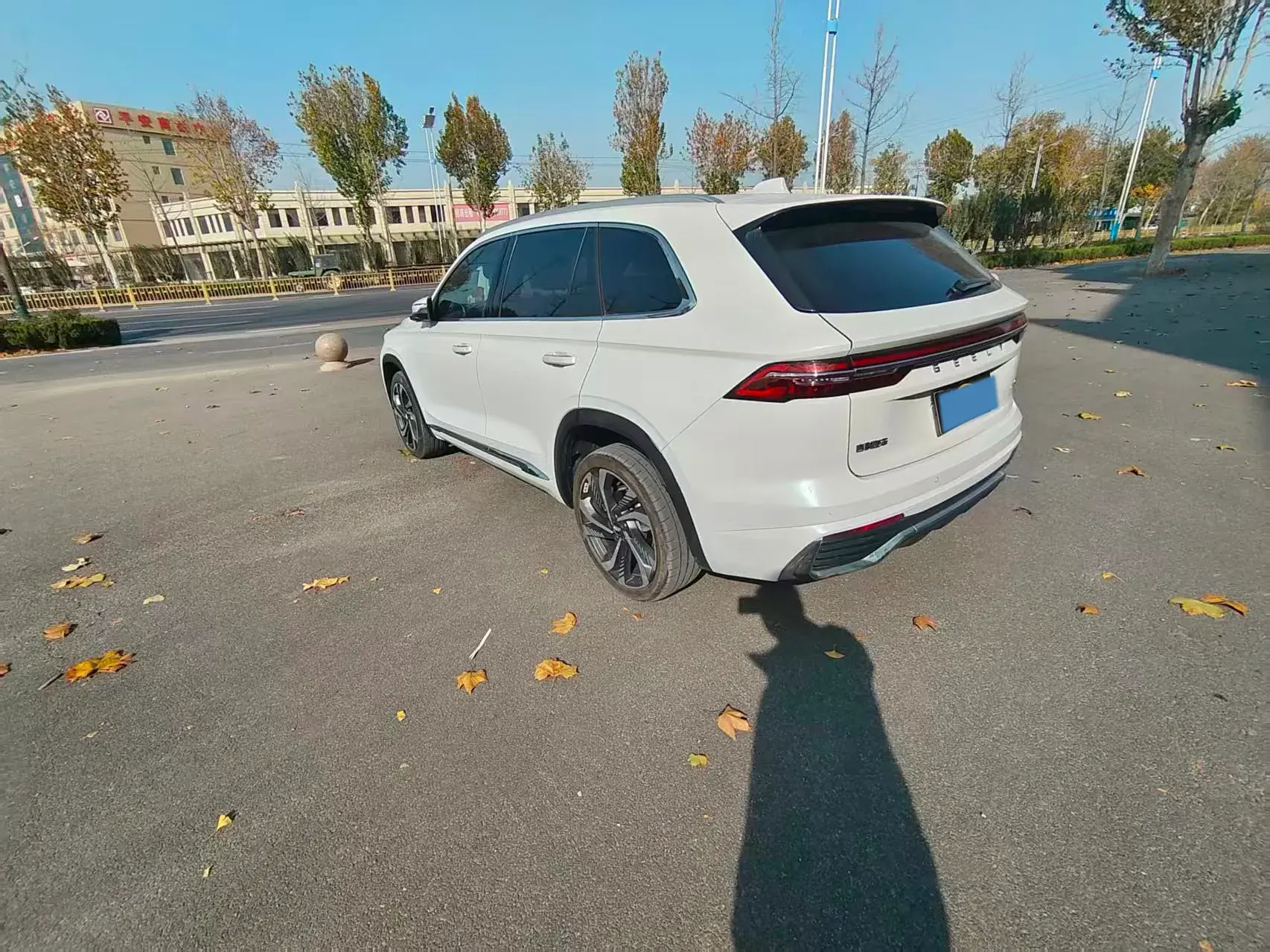 2021 GEELY MONJARO thumbnail 4