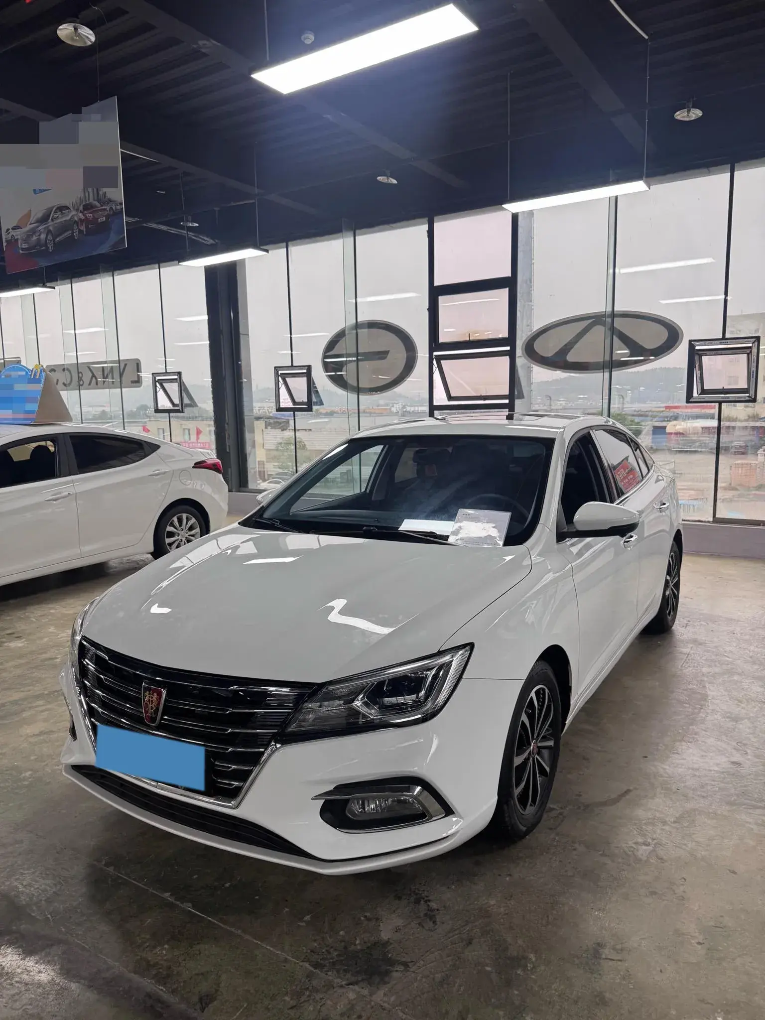 2020 ROEWE I5 view 1
