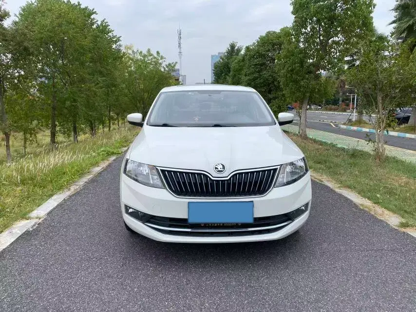 2019 SKODA RAPID thumbnail 2