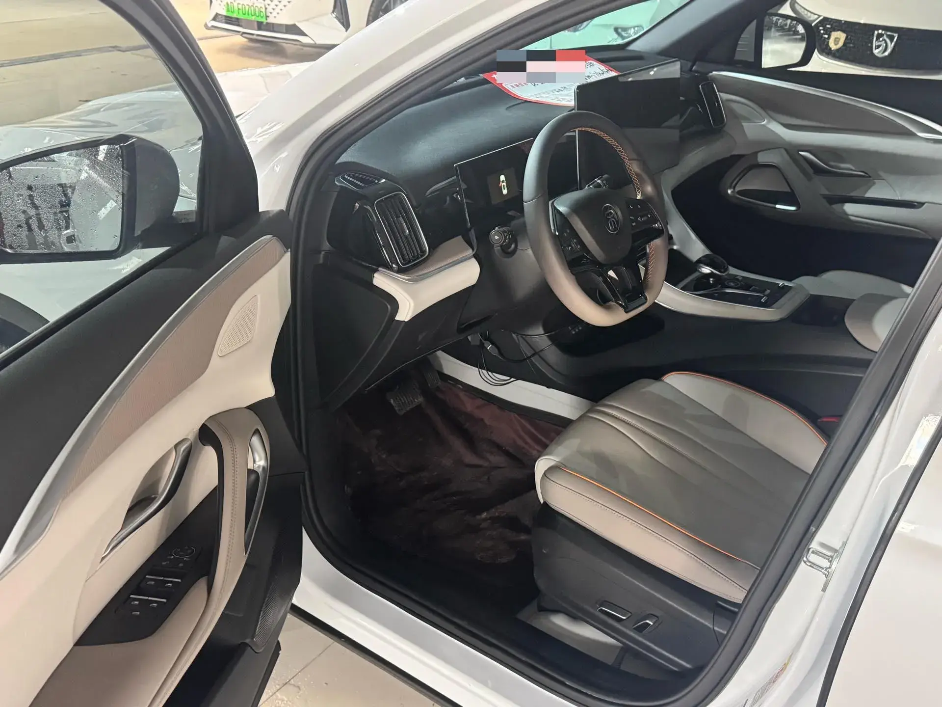 2024 BYD SONG thumbnail 4