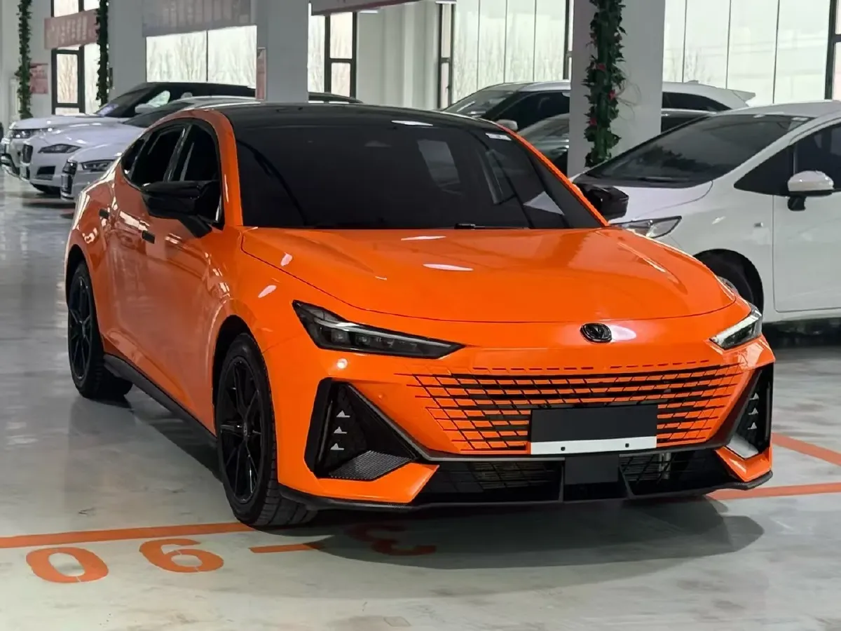 2023 ChangAn UNI-V 1.5T 188HP L4 7DCT,autocango,china used car exporter,china ev exporter,chinese used car exporter,chinese used ev exporter