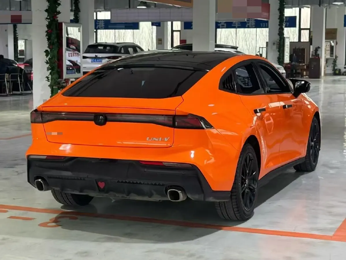 2023 ChangAn UNI-V 1.5T 188HP L4 7DCT,autocango,china used car exporter,china ev exporter,chinese used car exporter,chinese used ev exporter