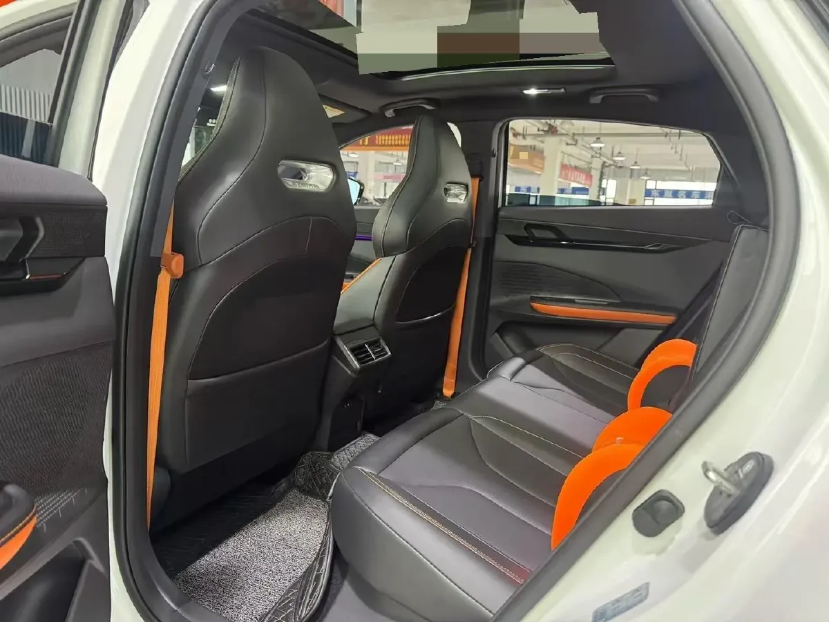 2023 ChangAn UNI-V 1.5T 188HP L4 7DCT,autocango,china used car exporter,china ev exporter,chinese used car exporter,chinese used ev exporter