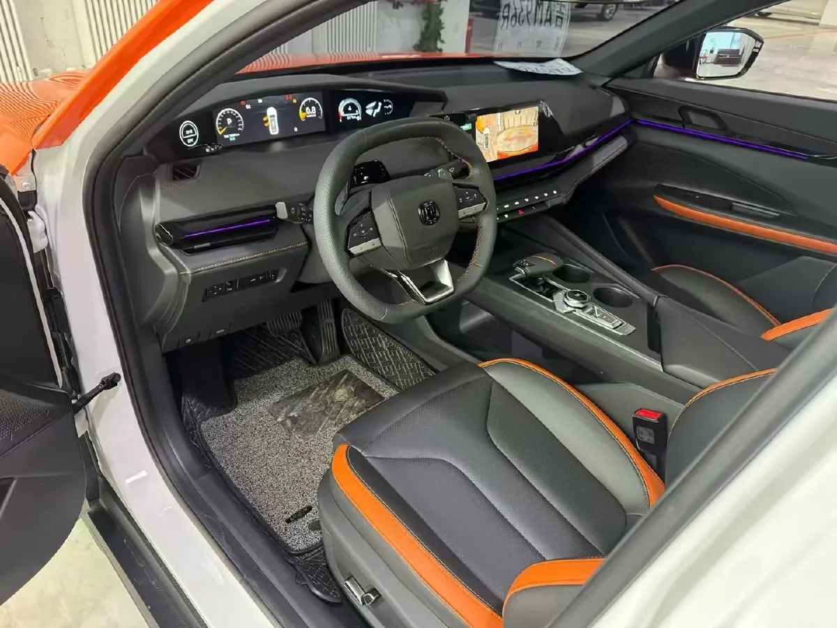 2023 ChangAn UNI-V 1.5T 188HP L4 7DCT,autocango,china used car exporter,china ev exporter,chinese used car exporter,chinese used ev exporter