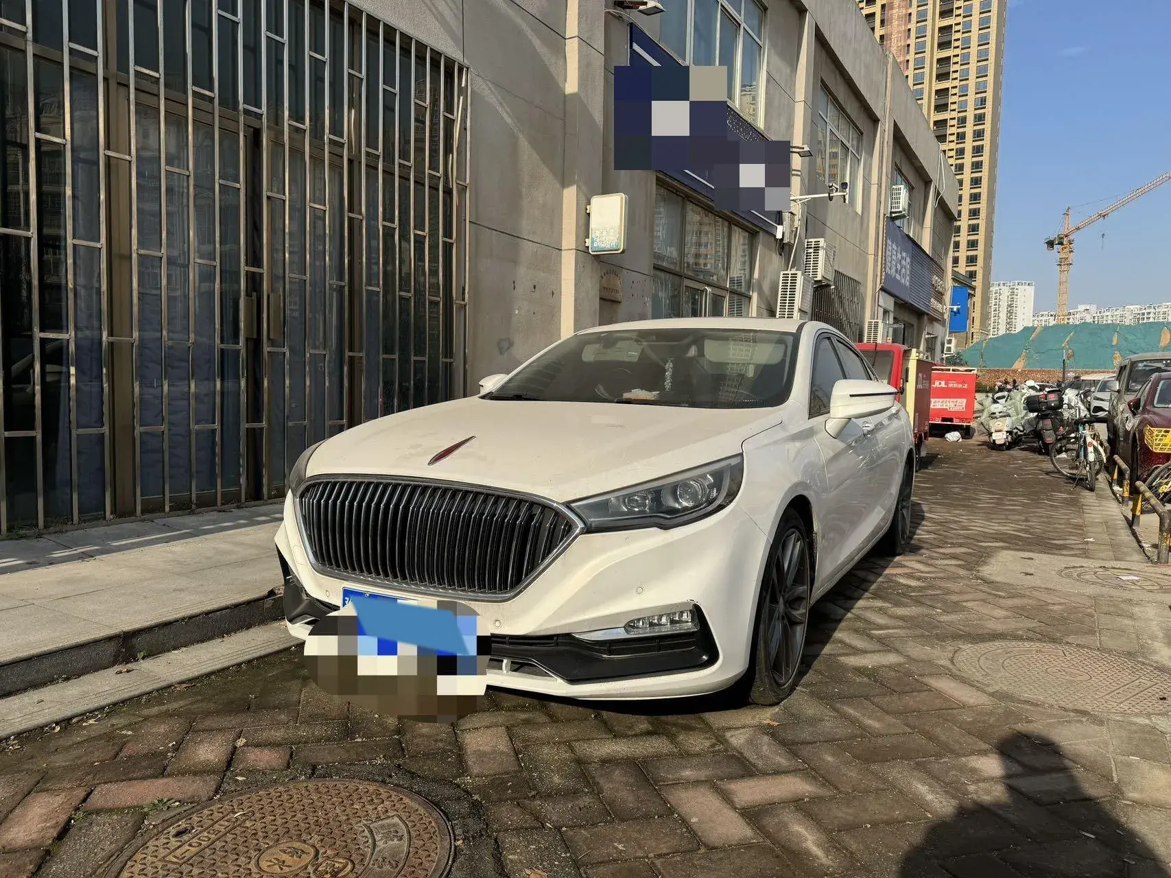 2018 HONGQI H5 view 1