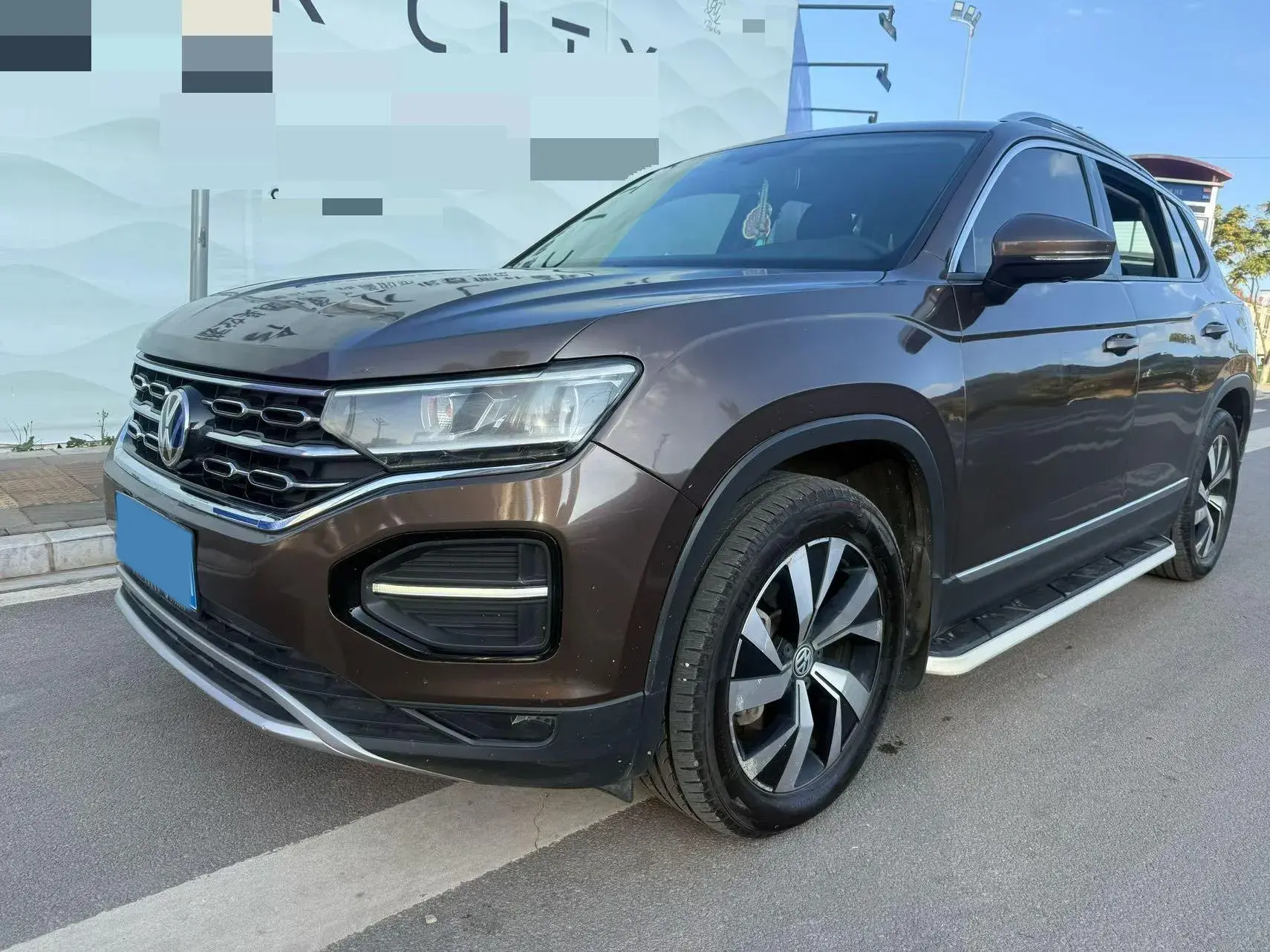 2019 VOLKSWAGEN TAYRON view 1