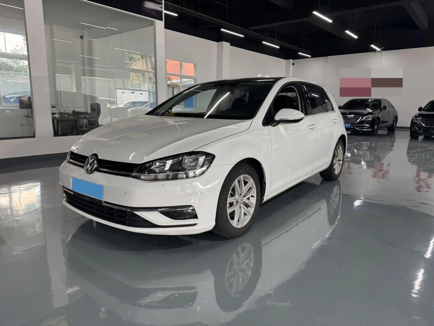 2018 VOLKSWAGEN GOLF view 1