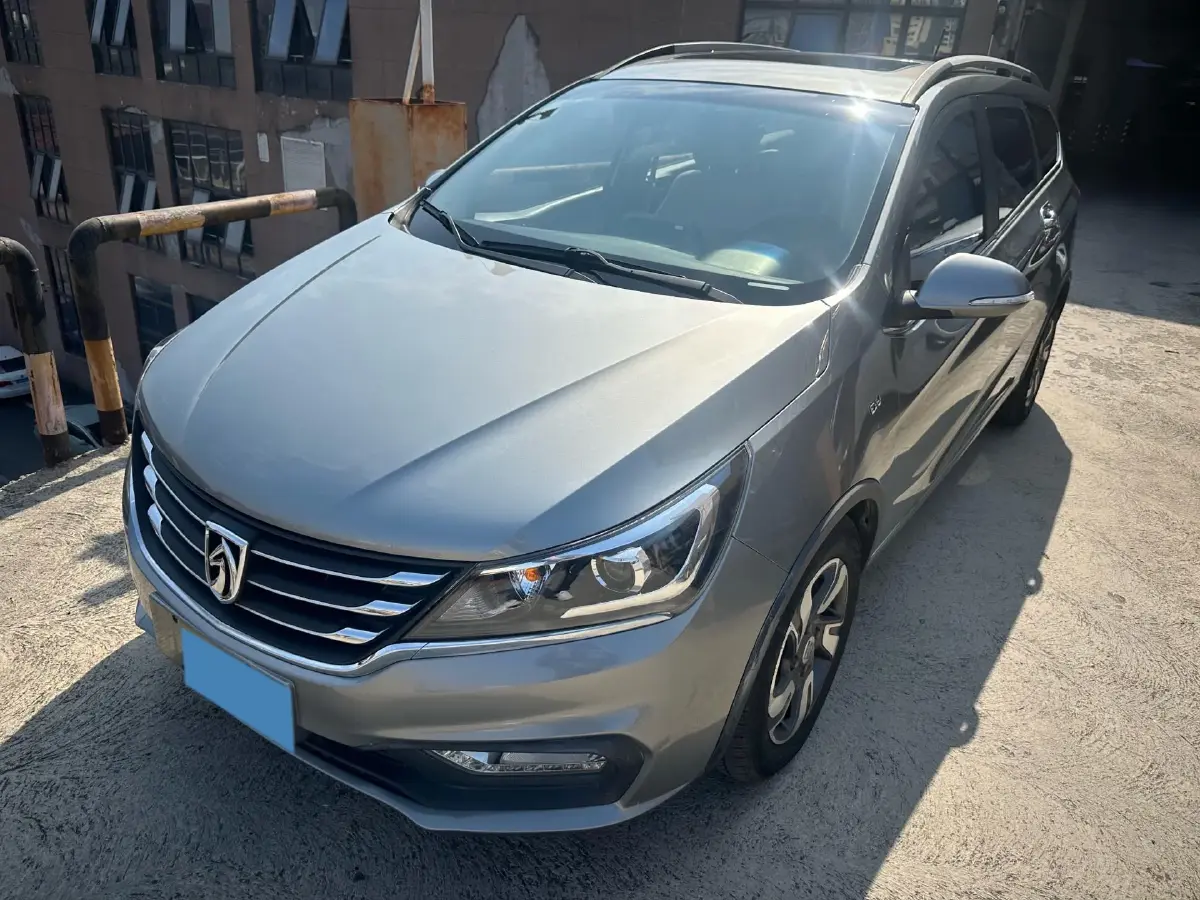 2017 BaoJun 310W 1.5L 112HP L4 6MT