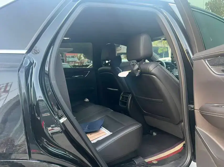 2022 CADILLAC XT5 thumbnail 4