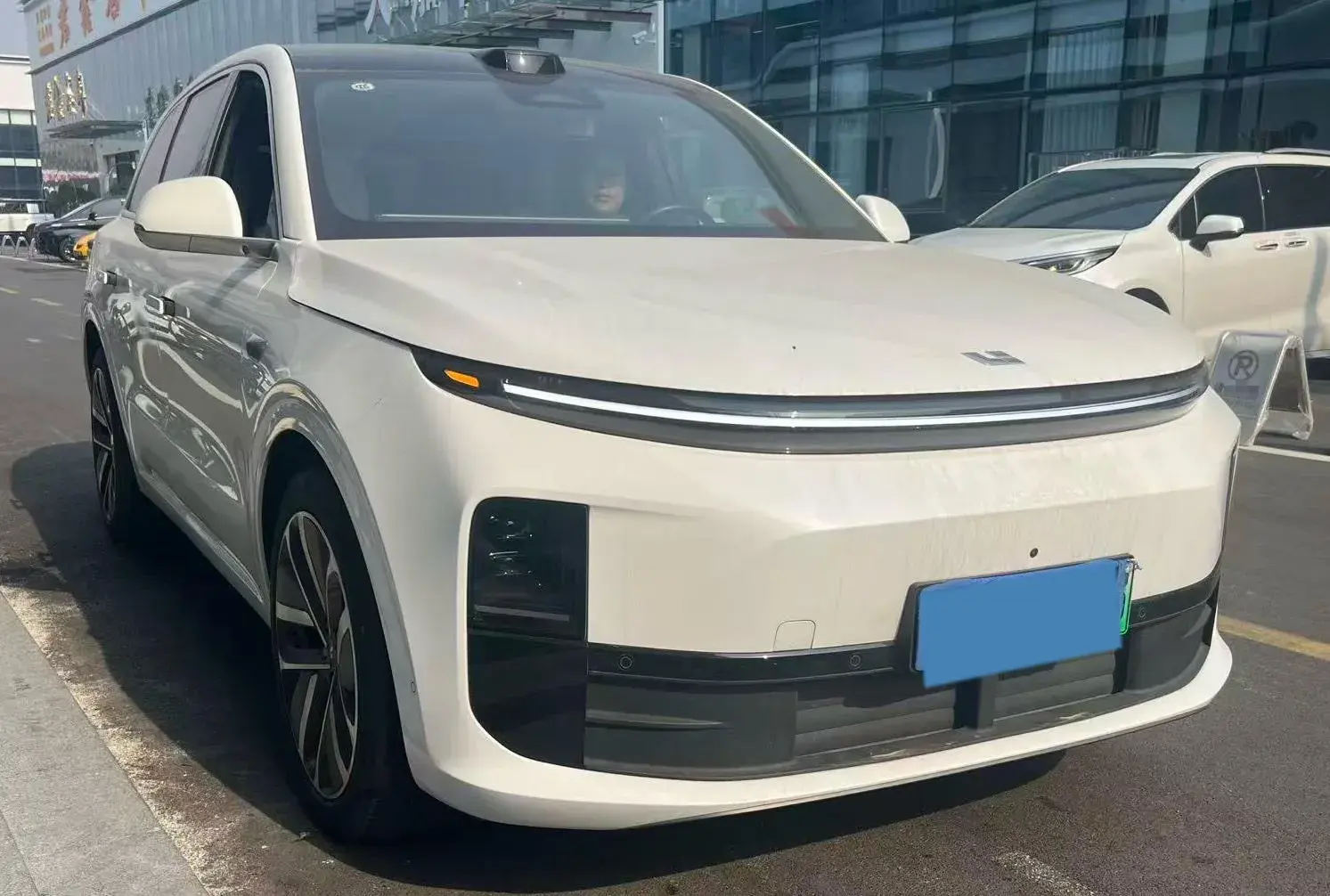 2024 LI L6 thumbnail 3