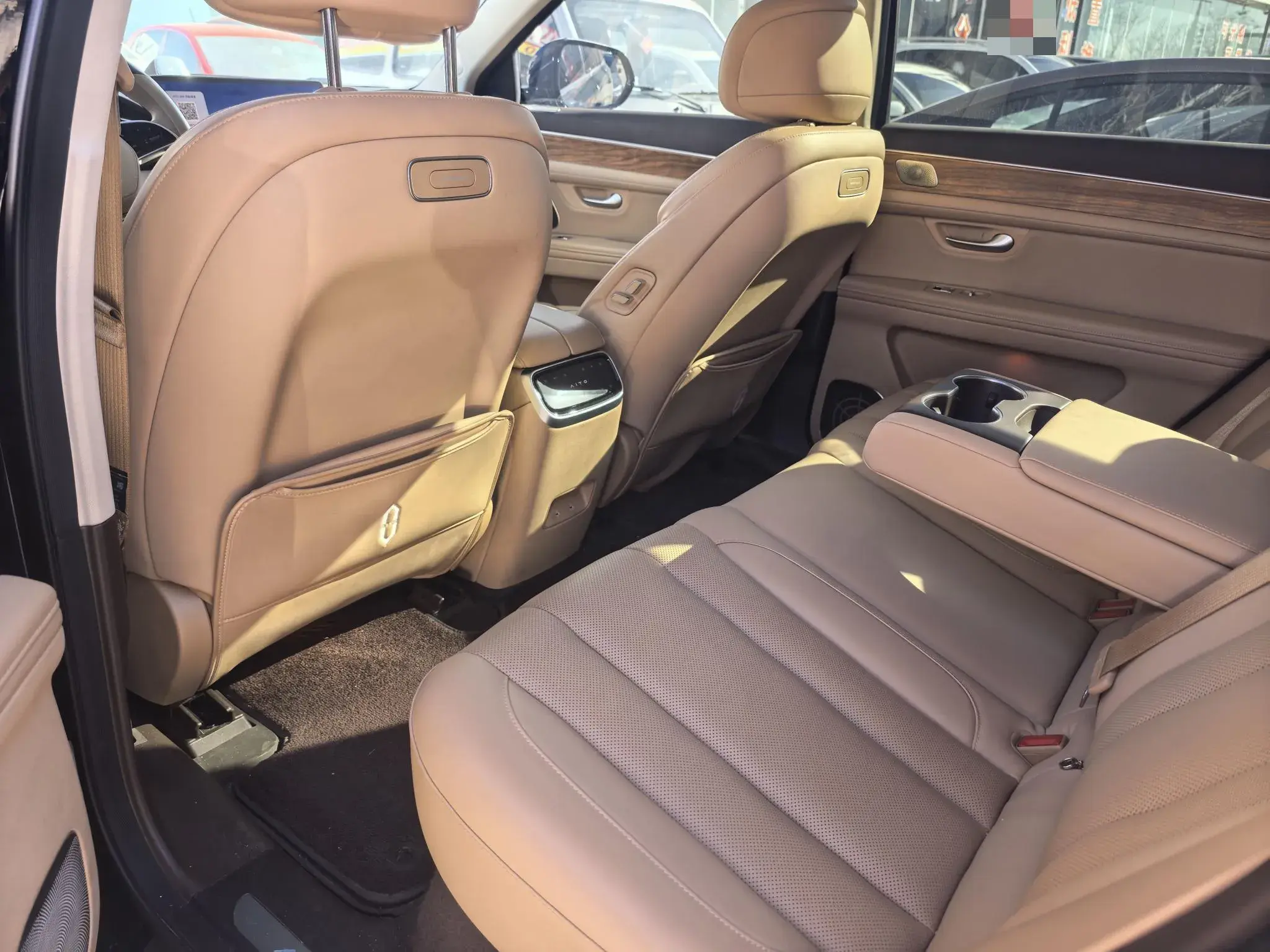 2023 AITO AITO thumbnail 2