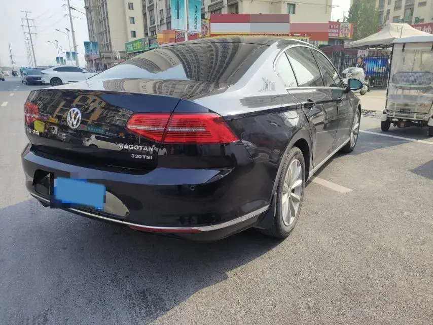 2018 VOLKSWAGEN MAGOTAN thumbnail 2