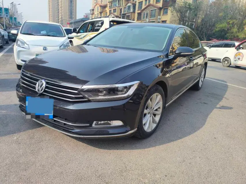 2018 VOLKSWAGEN MAGOTAN view 1
