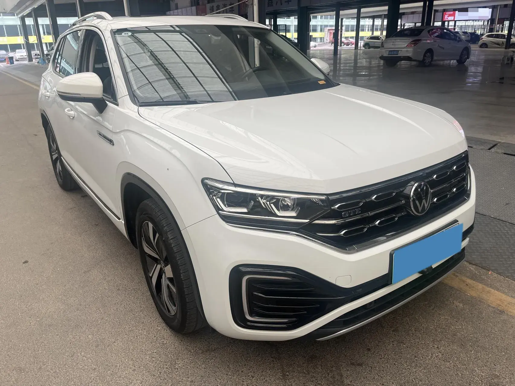 2022 VOLKSWAGEN TAYRON thumbnail 3