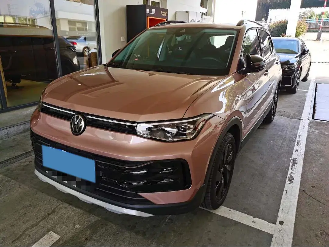 2025 VOLKSWAGEN THARU view 1