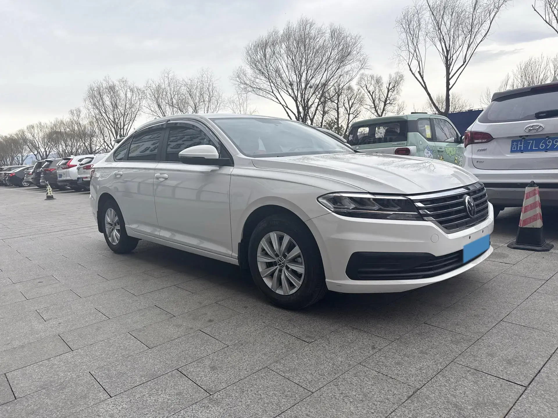 2022 VOLKSWAGEN LAVIDA thumbnail 3