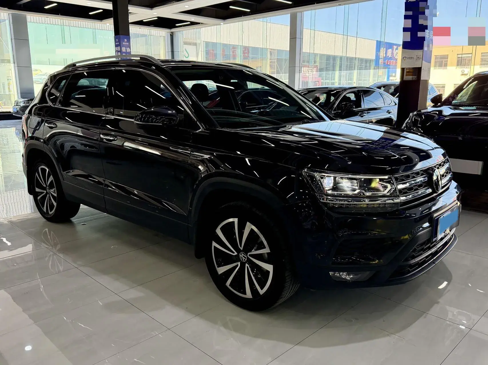 2022 VOLKSWAGEN THARU thumbnail 3