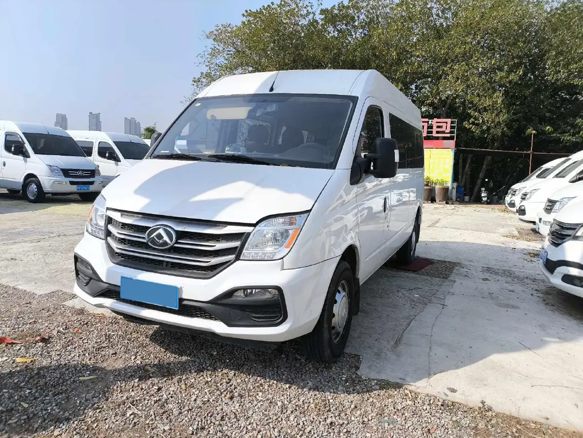 2024 MAXUS XinTu V80 2.0T 147HP L4 6MT