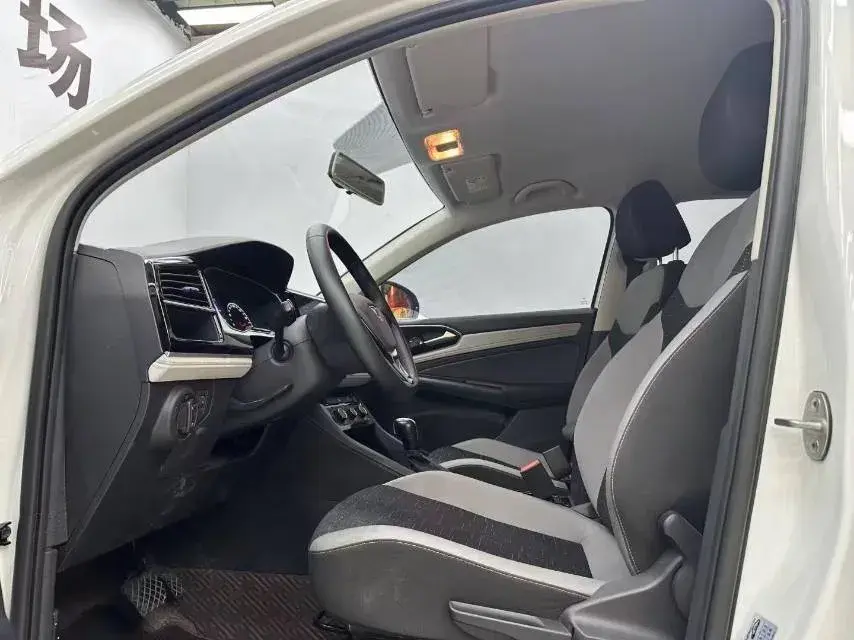 2022 JETTA VS5 thumbnail 4