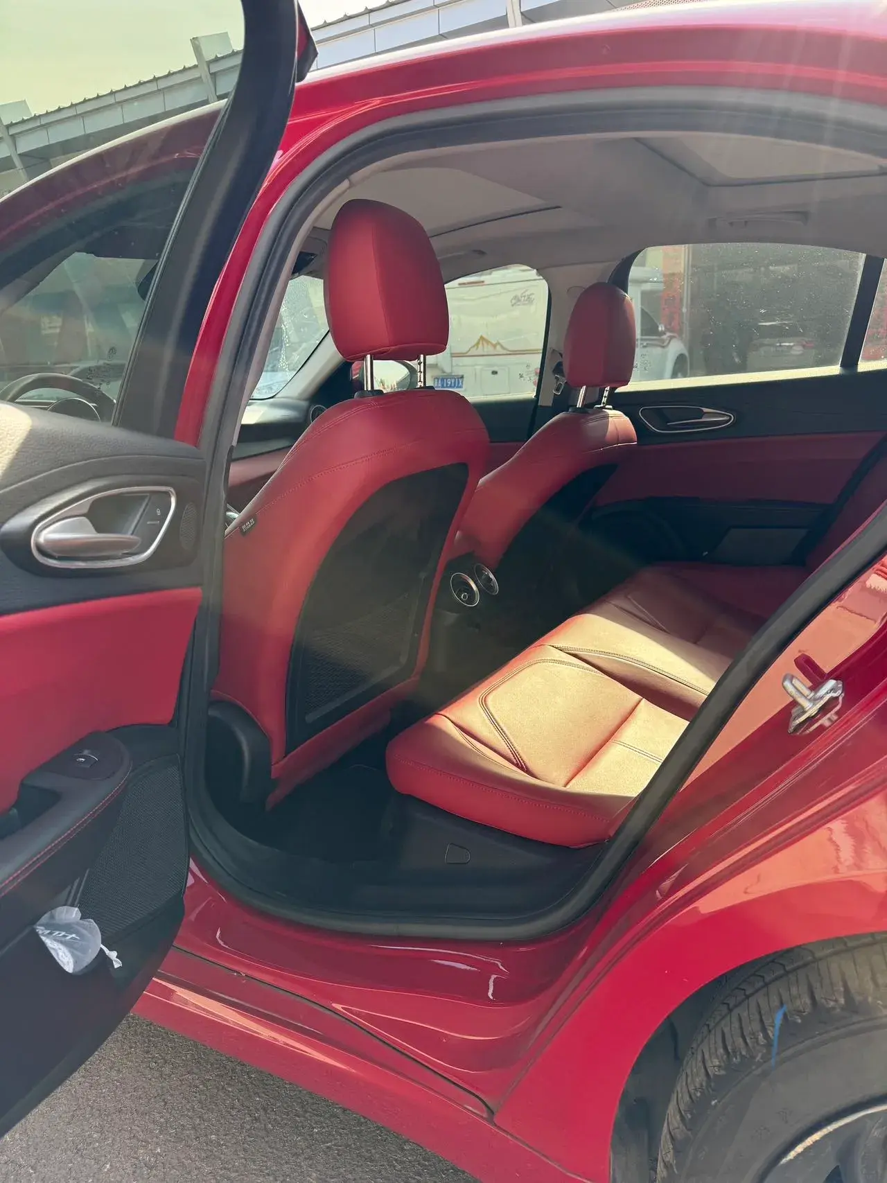 2017 ALFA ROMEO thumbnail 4