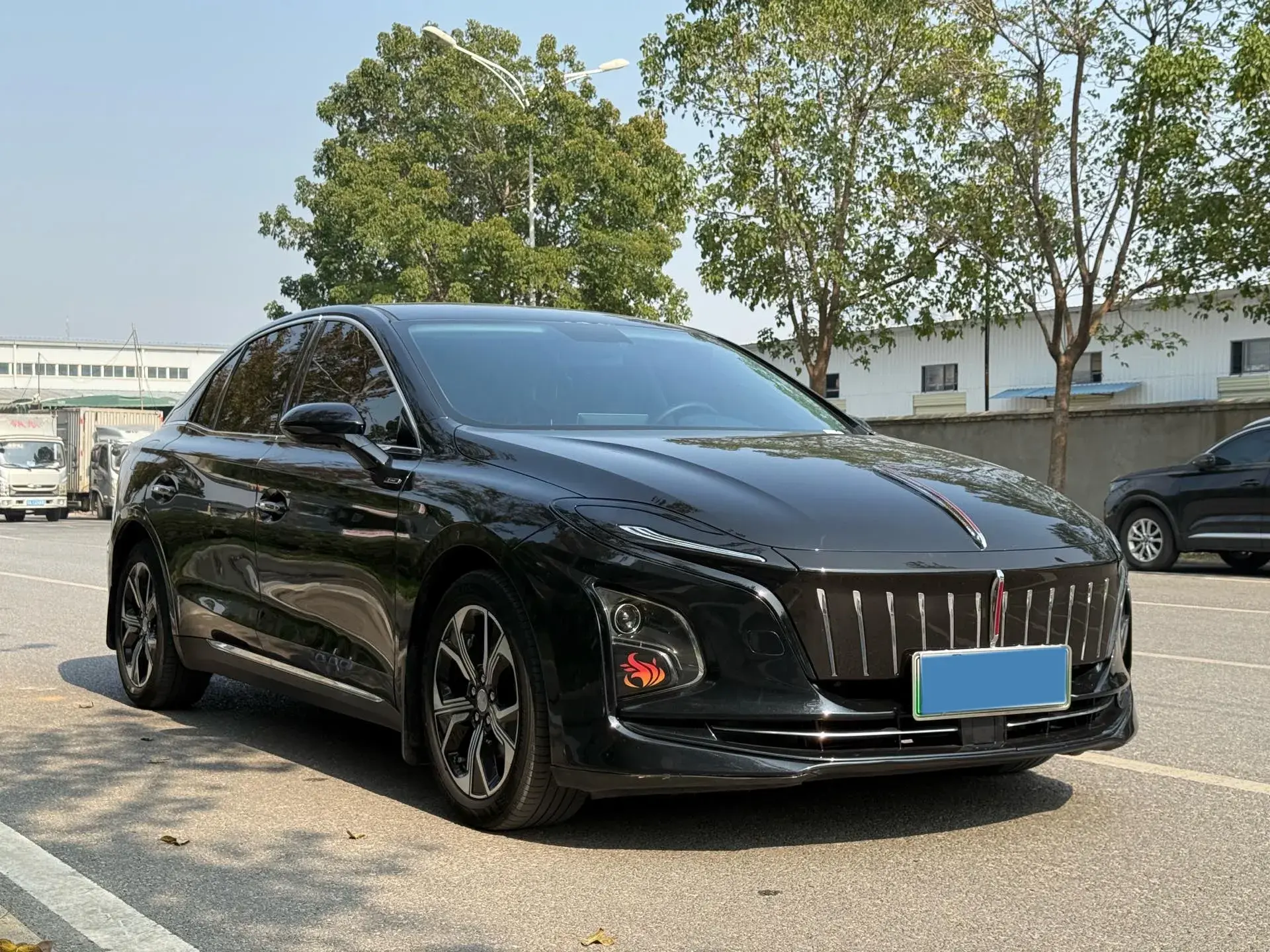 2021 HONGQI E-QM5 thumbnail 3
